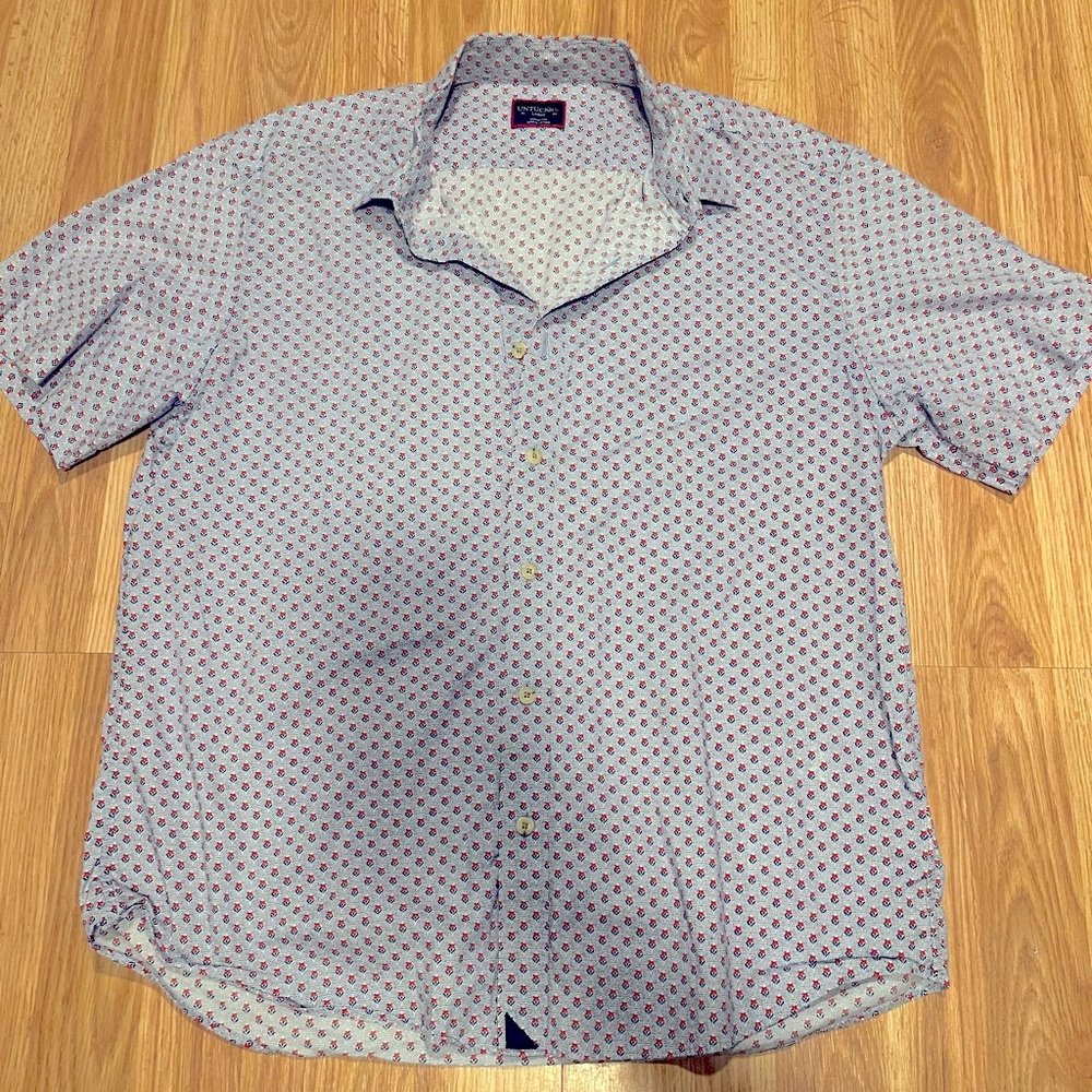 Untuckit Large Button Down - image 1